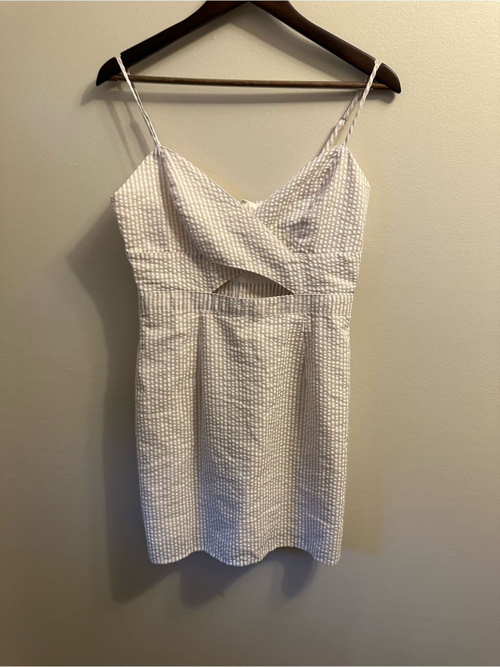 #319 Forever 21 White Textured Mini Dress with Cutout